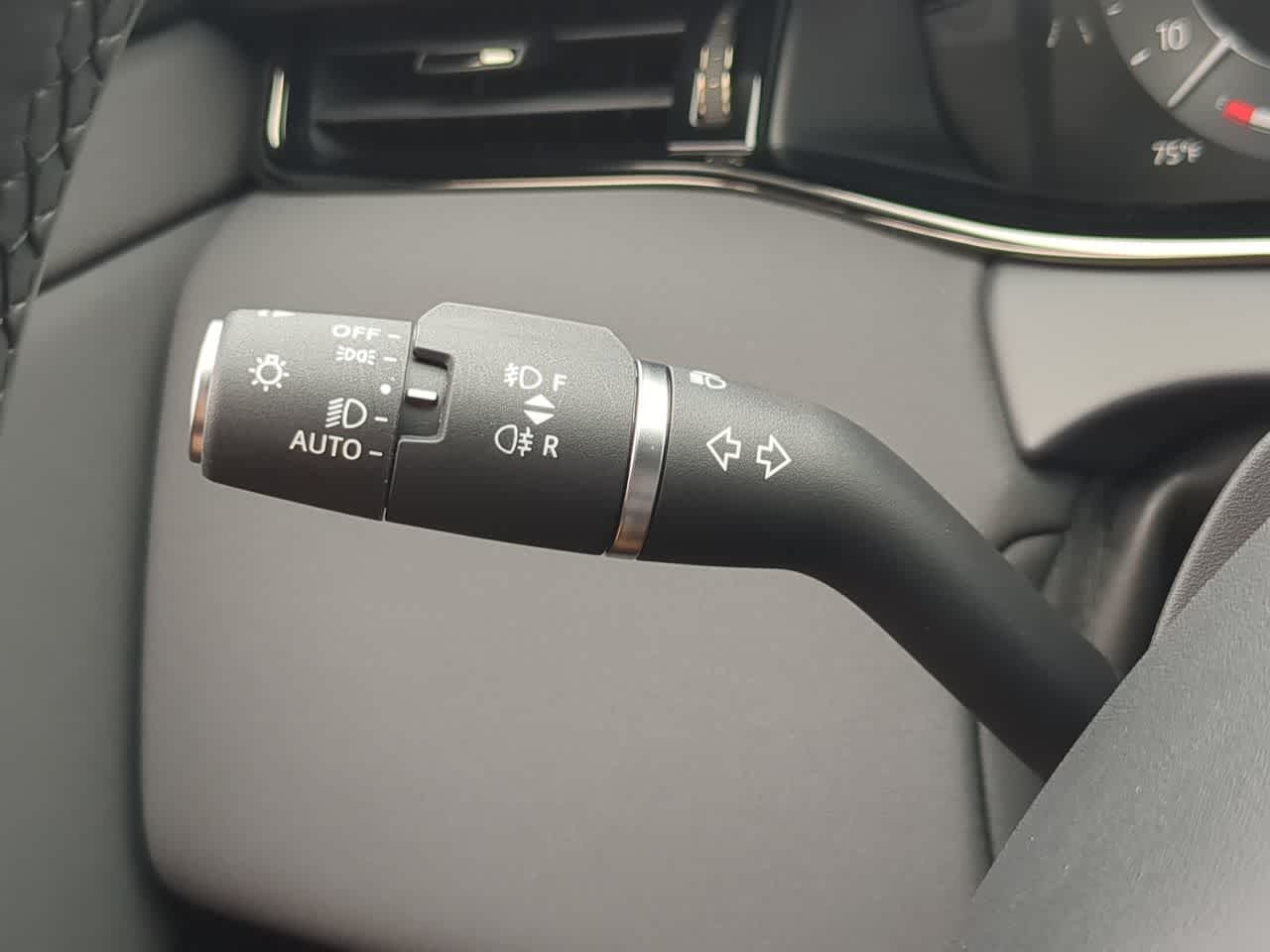 Thumbnail: 2025 Land Rover Range Rover Evoque - 29