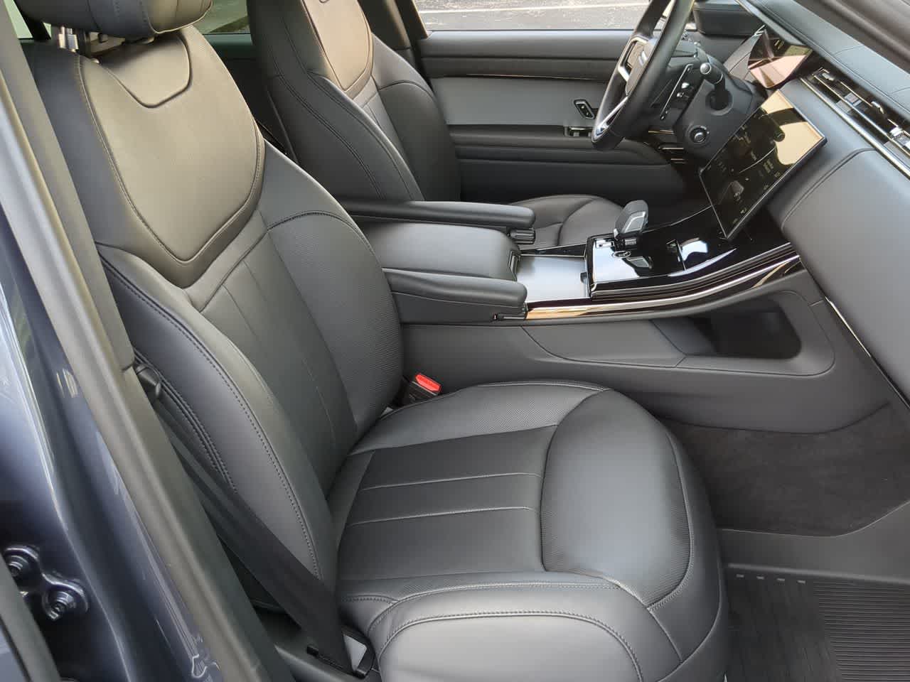 Thumbnail: 2025 Land Rover Range Rover Sport - 22