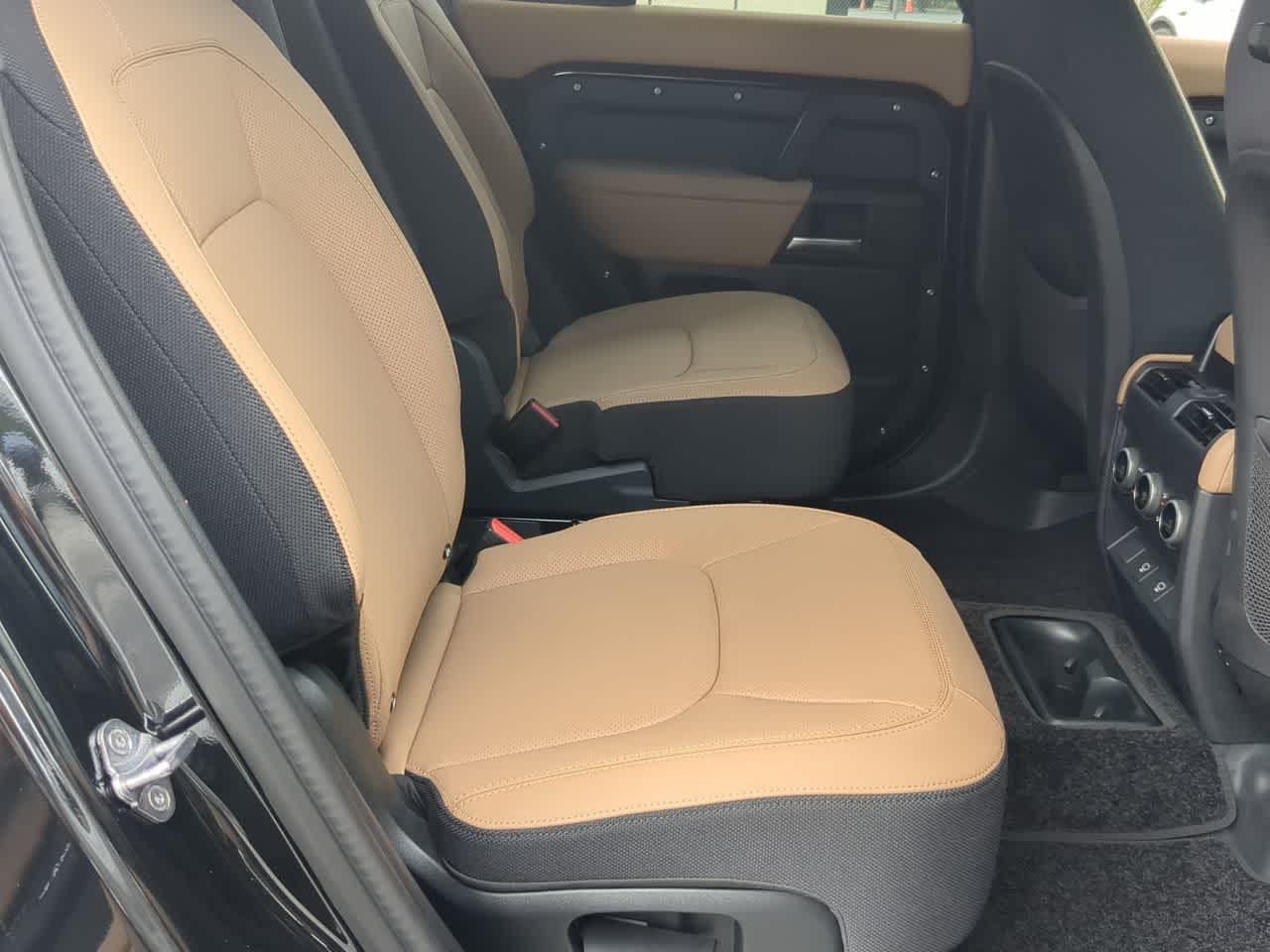 Thumbnail: 2025 Land Rover Defender - 22