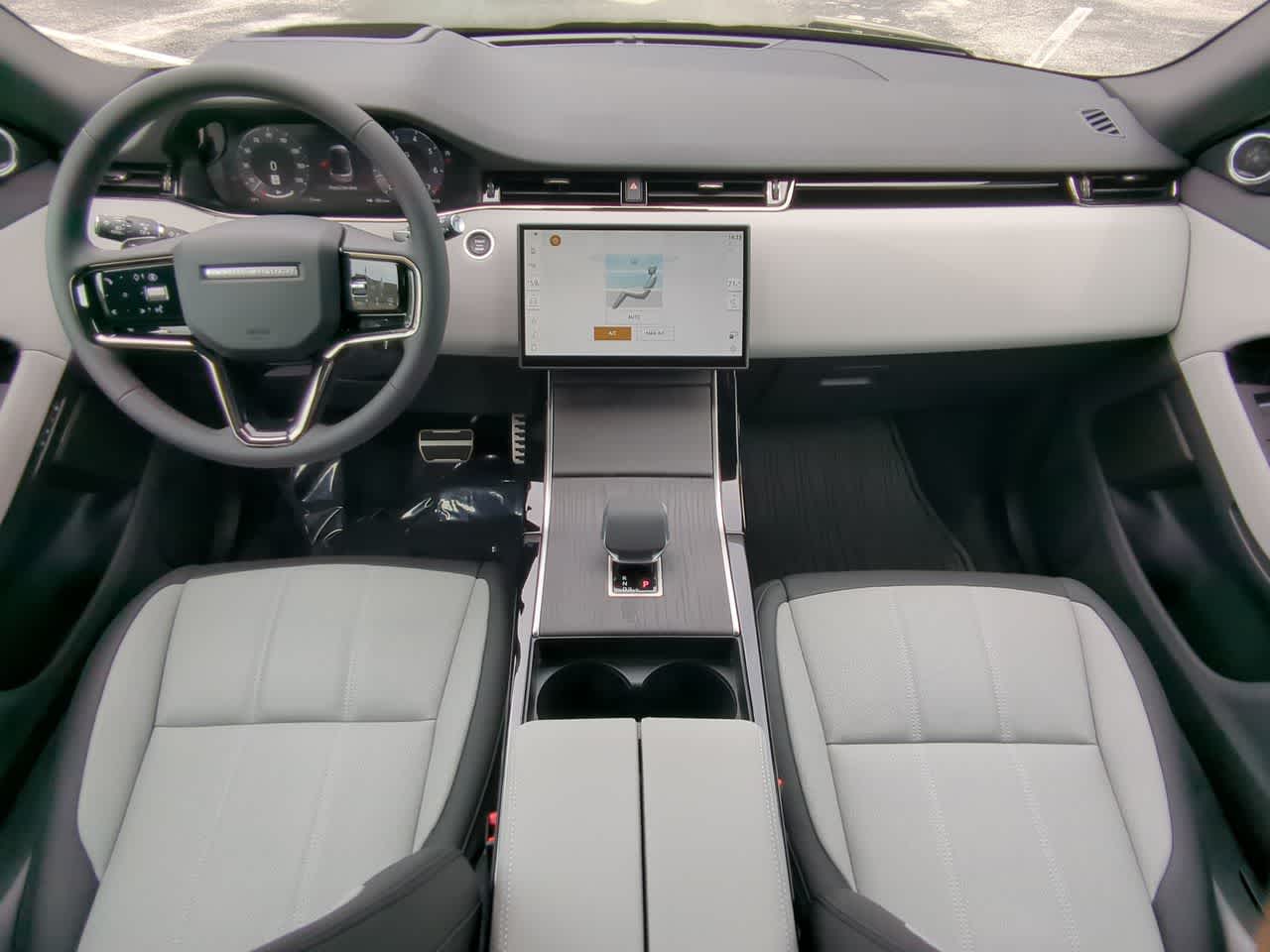 Thumbnail: 2026 Land Rover Range Rover Evoque - 16