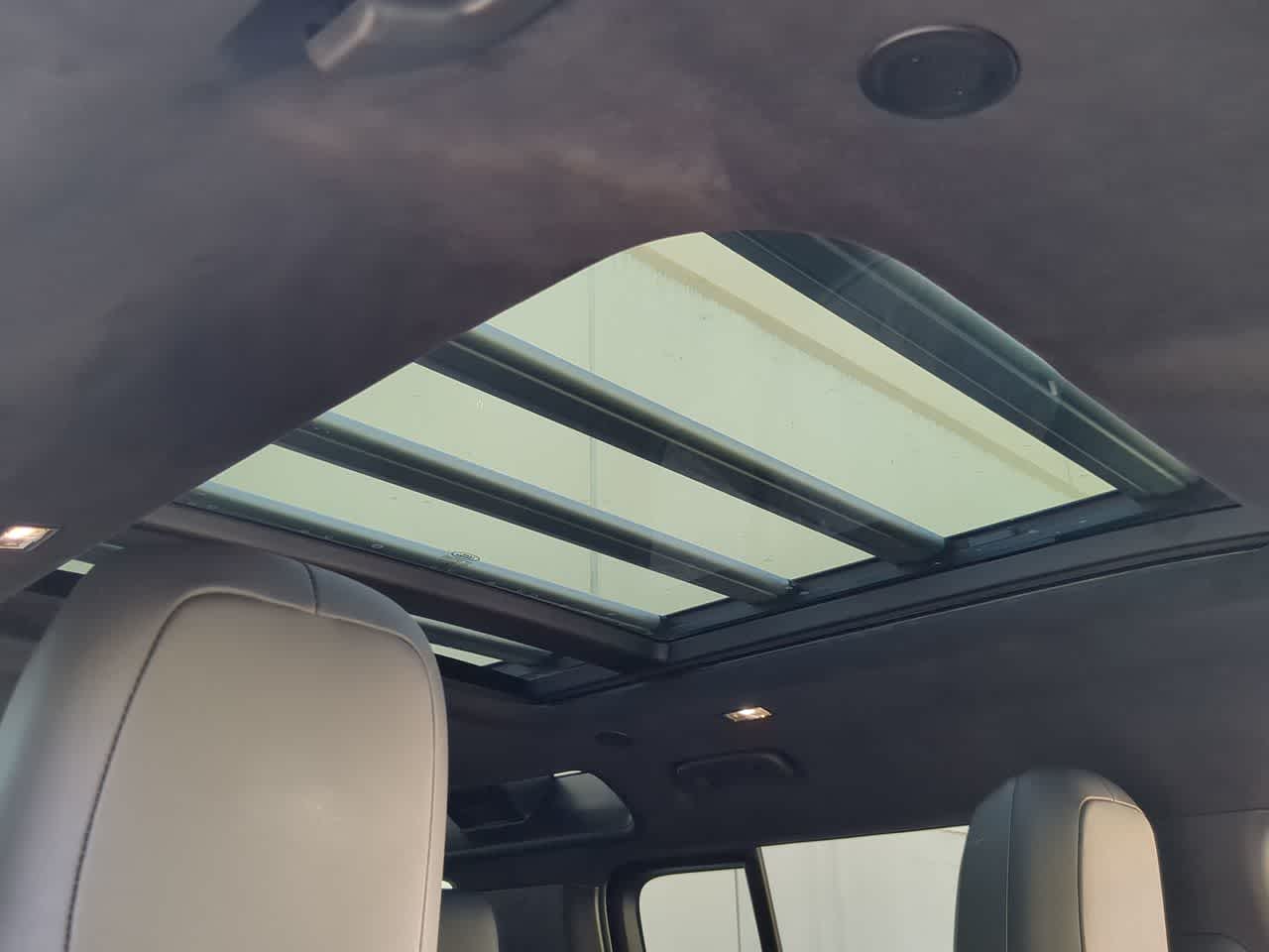 Thumbnail: 2025 Land Rover Defender - 20