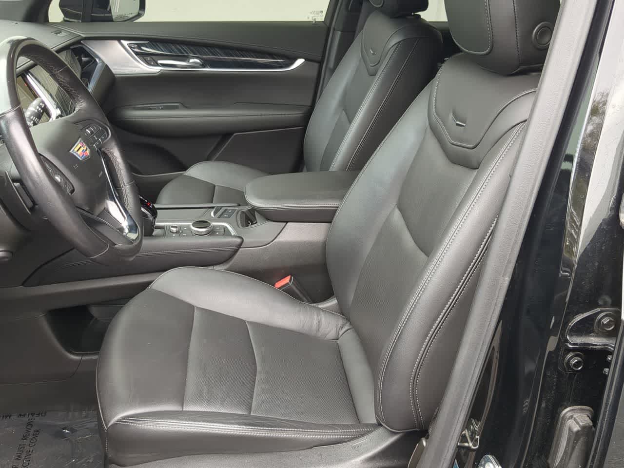 Thumbnail: 2024 Cadillac XT6 - 17