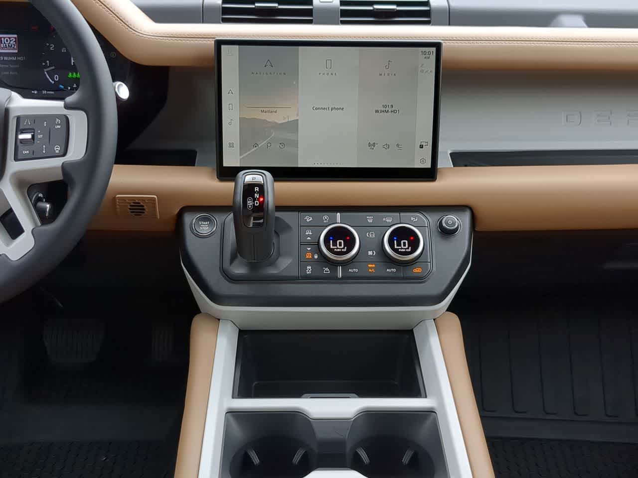 Thumbnail: 2025 Land Rover Defender - 30