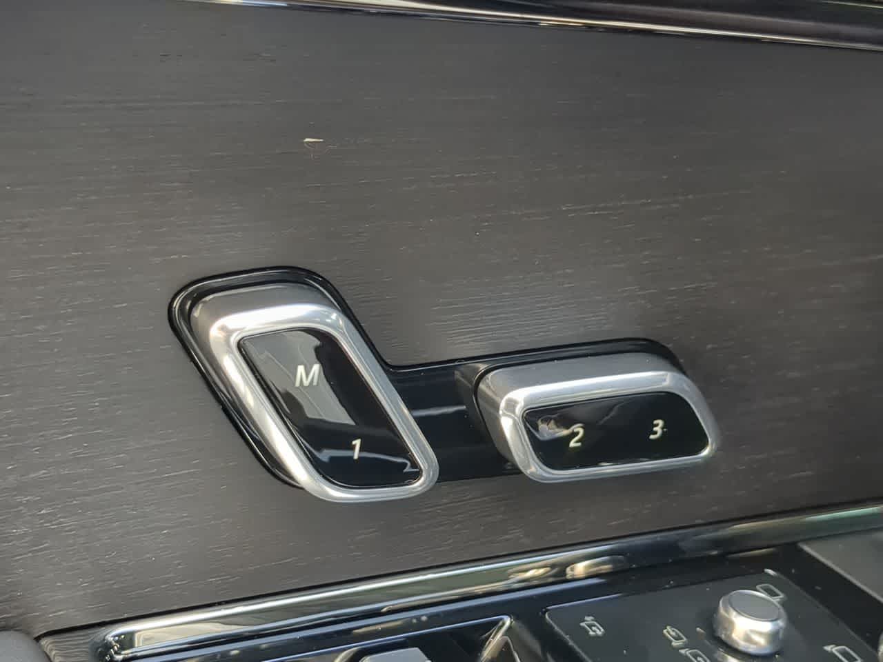 Thumbnail: 2023 Land Rover Range Rover Sport - 16