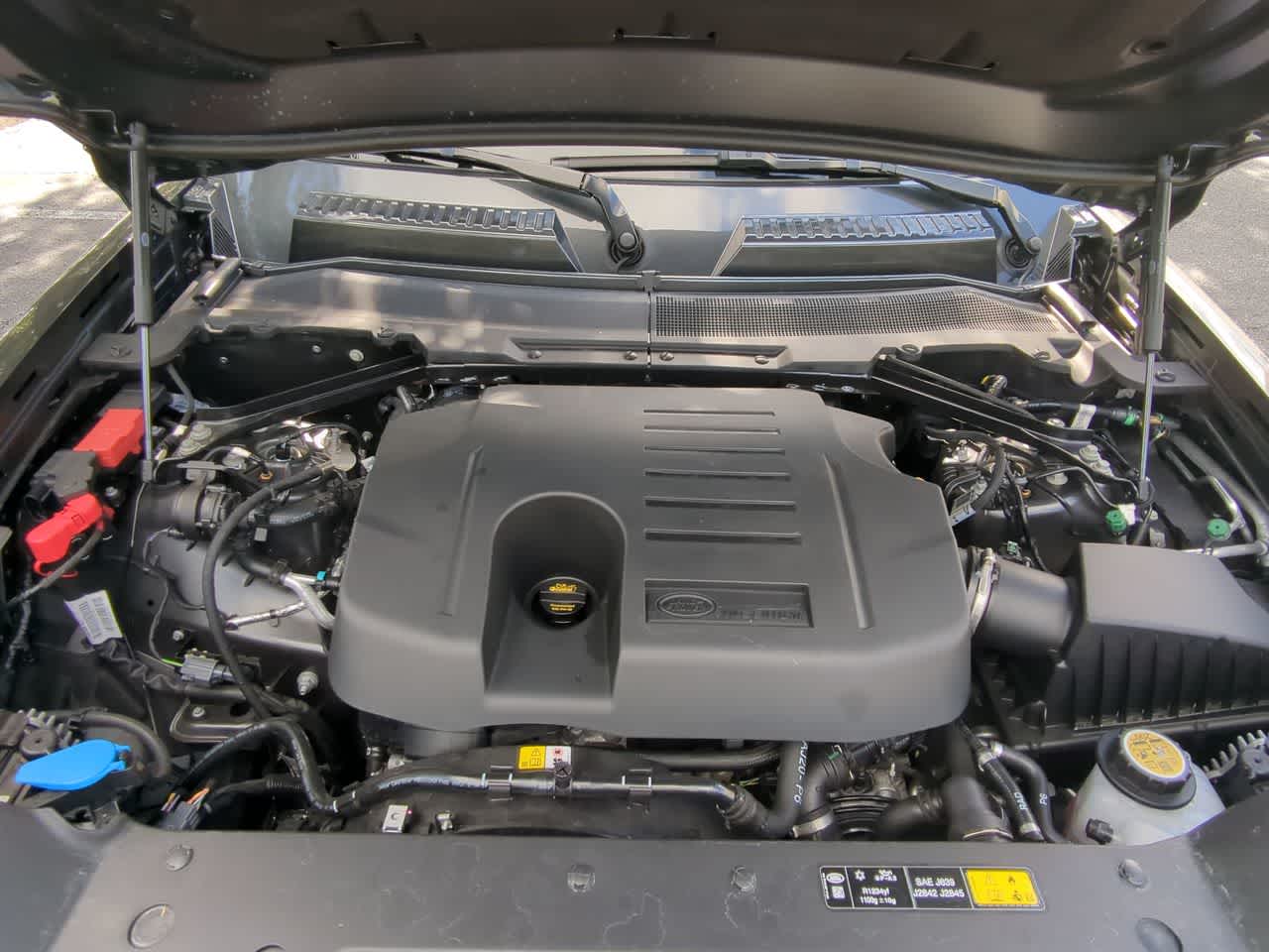 Thumbnail: 2025 Land Rover Defender - 15