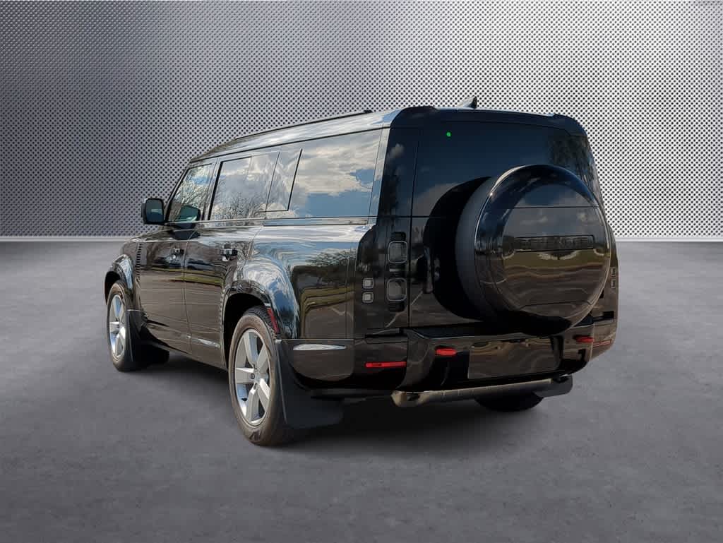 2025 Land Rover Defender 130 6