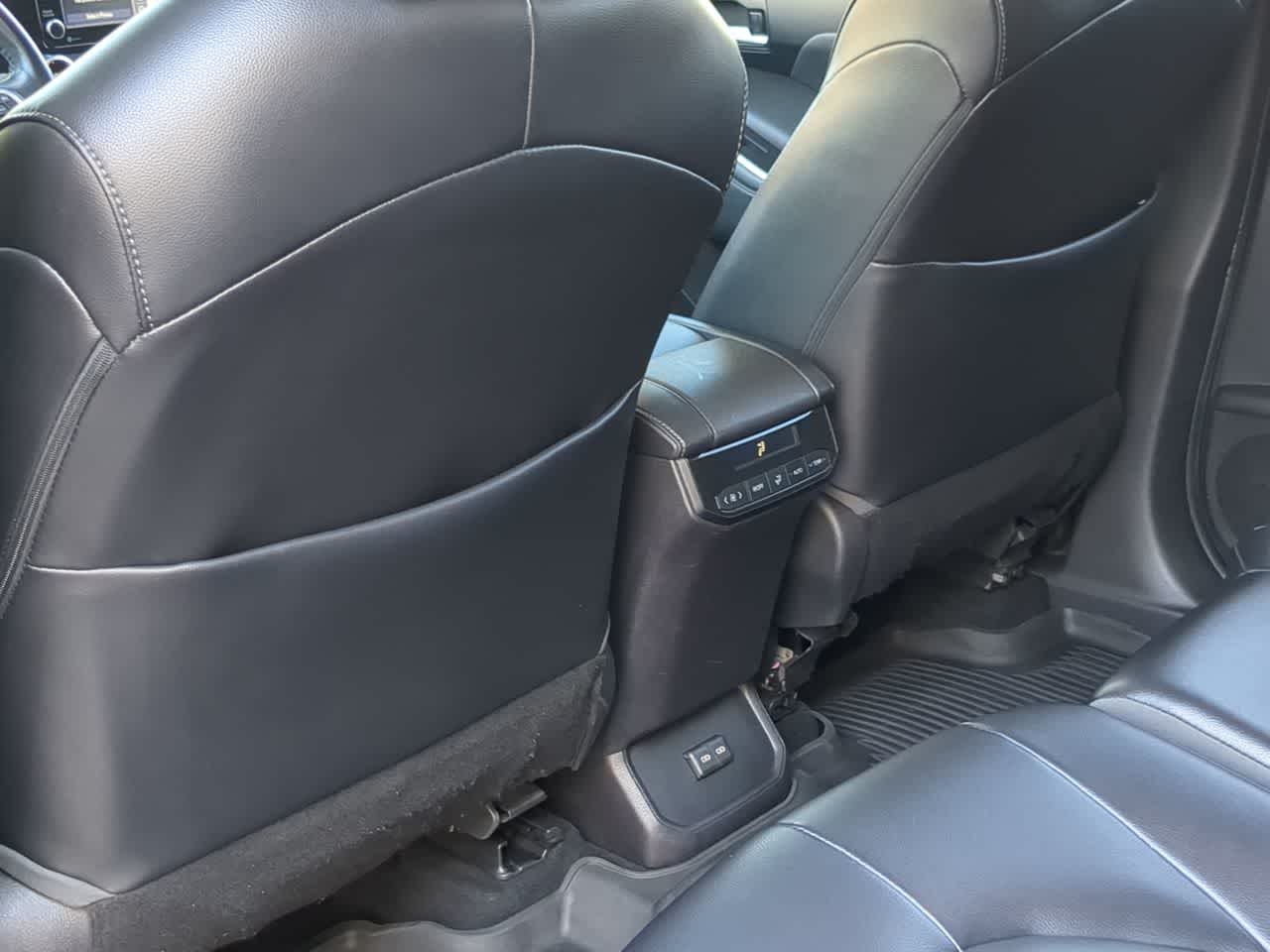 Thumbnail: 2022 Toyota Highlander - 19