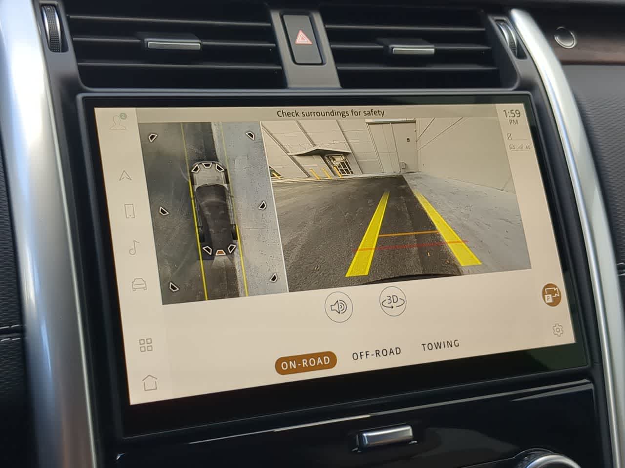 Thumbnail: 2025 Land Rover Discovery - 32