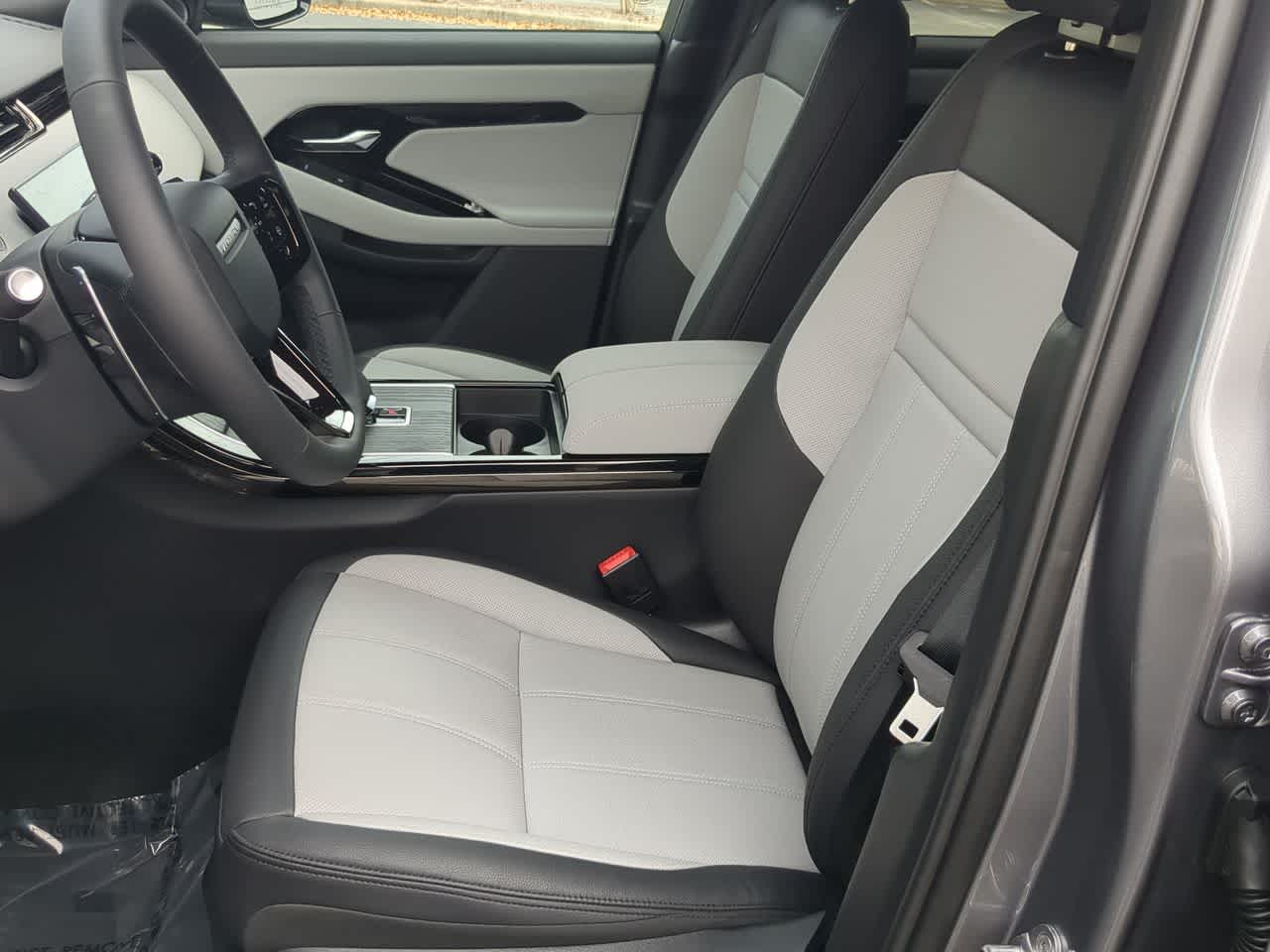 Thumbnail: 2026 Land Rover Range Rover Evoque - 17