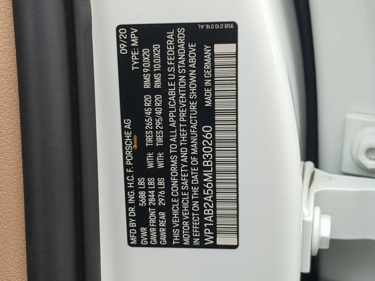 Thumbnail: 2021 Porsche Macan - 37