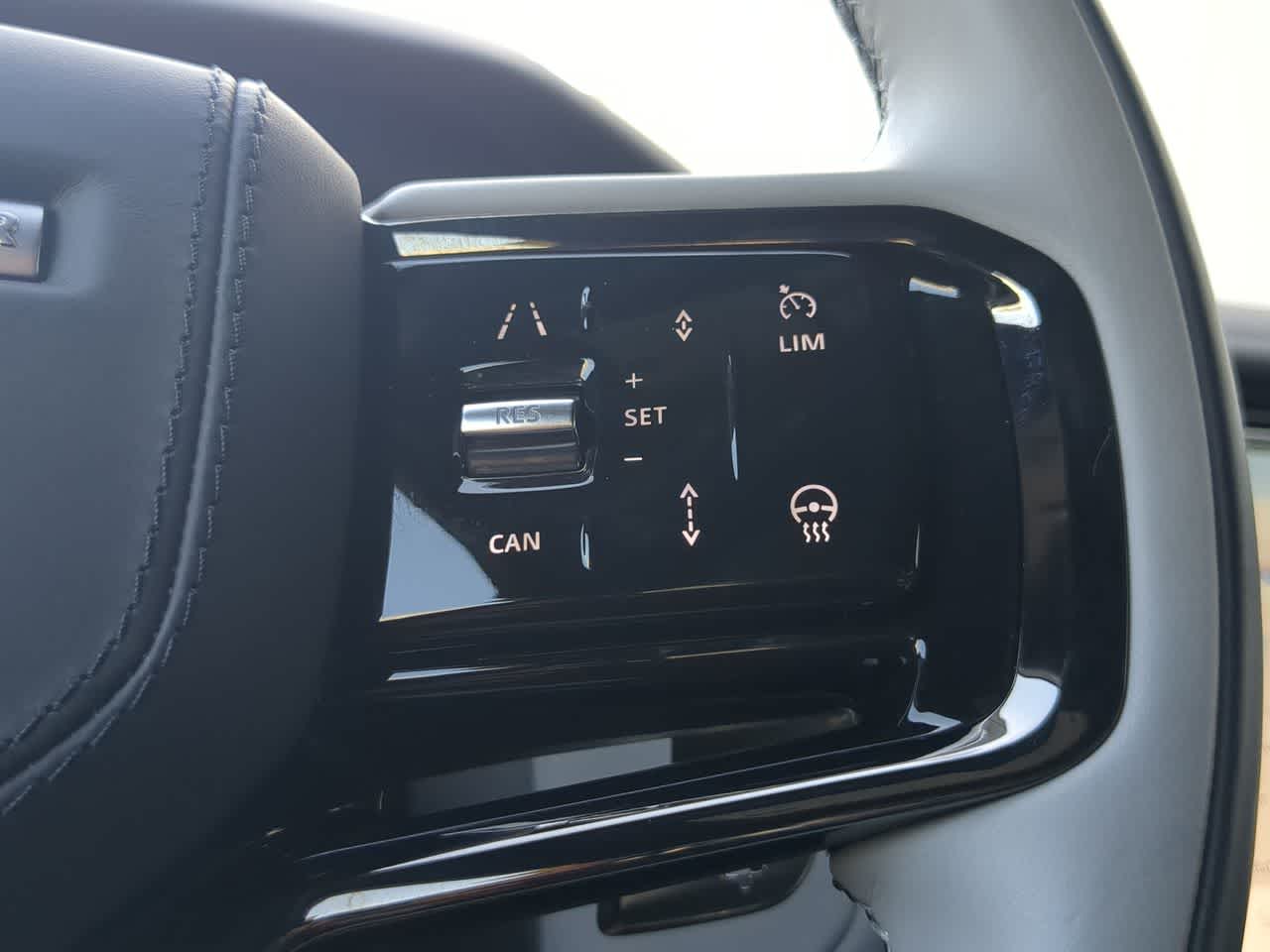 Thumbnail: 2026 Land Rover Range Rover Velar - 26