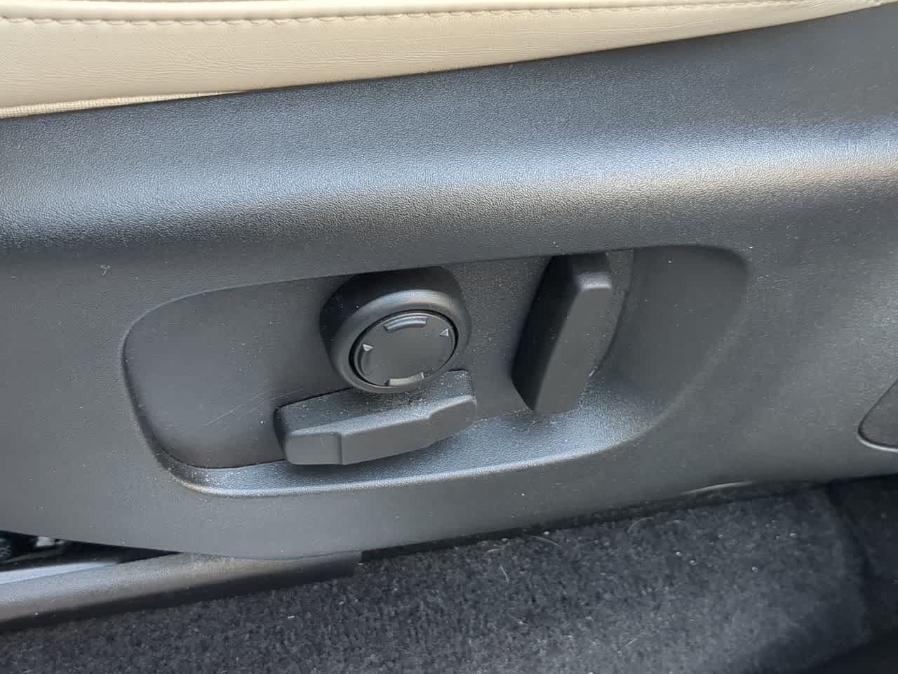 Thumbnail: 2022 Land Rover Range Rover Sport - 17