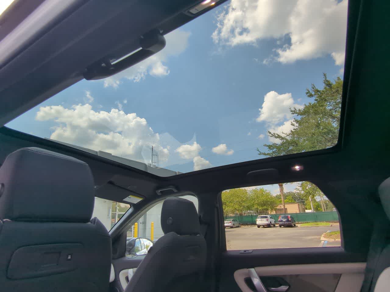 Thumbnail: 2025 Land Rover Discovery Sport - 23