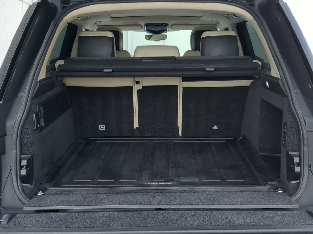 Thumbnail: 2020 Land Rover Range Rover - 35