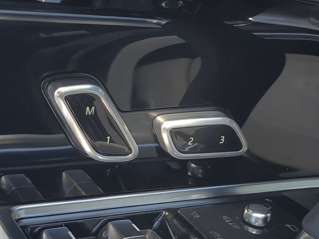 Thumbnail: 2026 Land Rover Range Rover - 18