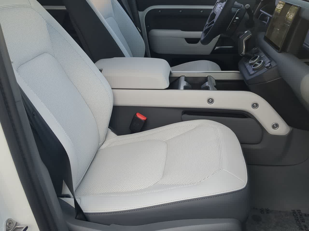 Thumbnail: 2025 Land Rover Defender - 24