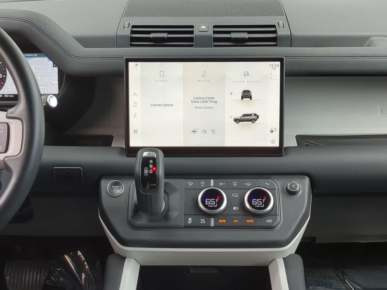 Thumbnail: 2025 Land Rover Defender - 29