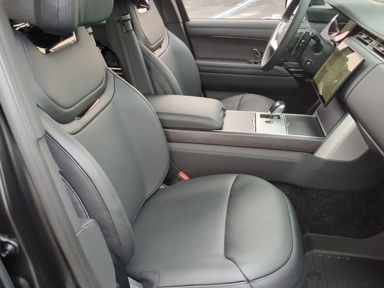 Thumbnail: 2026 Land Rover Range Rover - 24