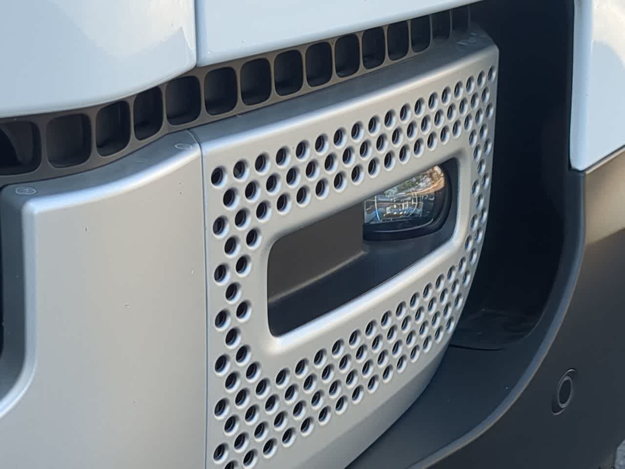 Thumbnail: 2025 Land Rover Defender - 11