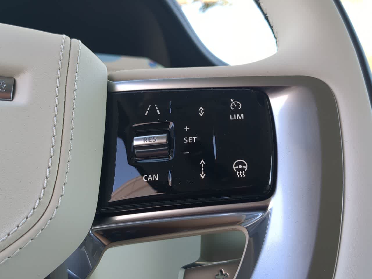 Thumbnail: 2026 Land Rover Range Rover - 27