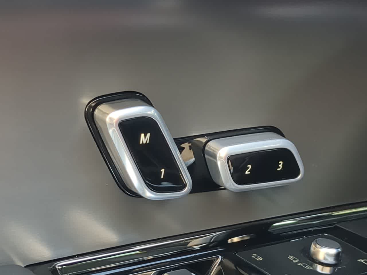 Thumbnail: 2025 Land Rover Range Rover Sport - 18