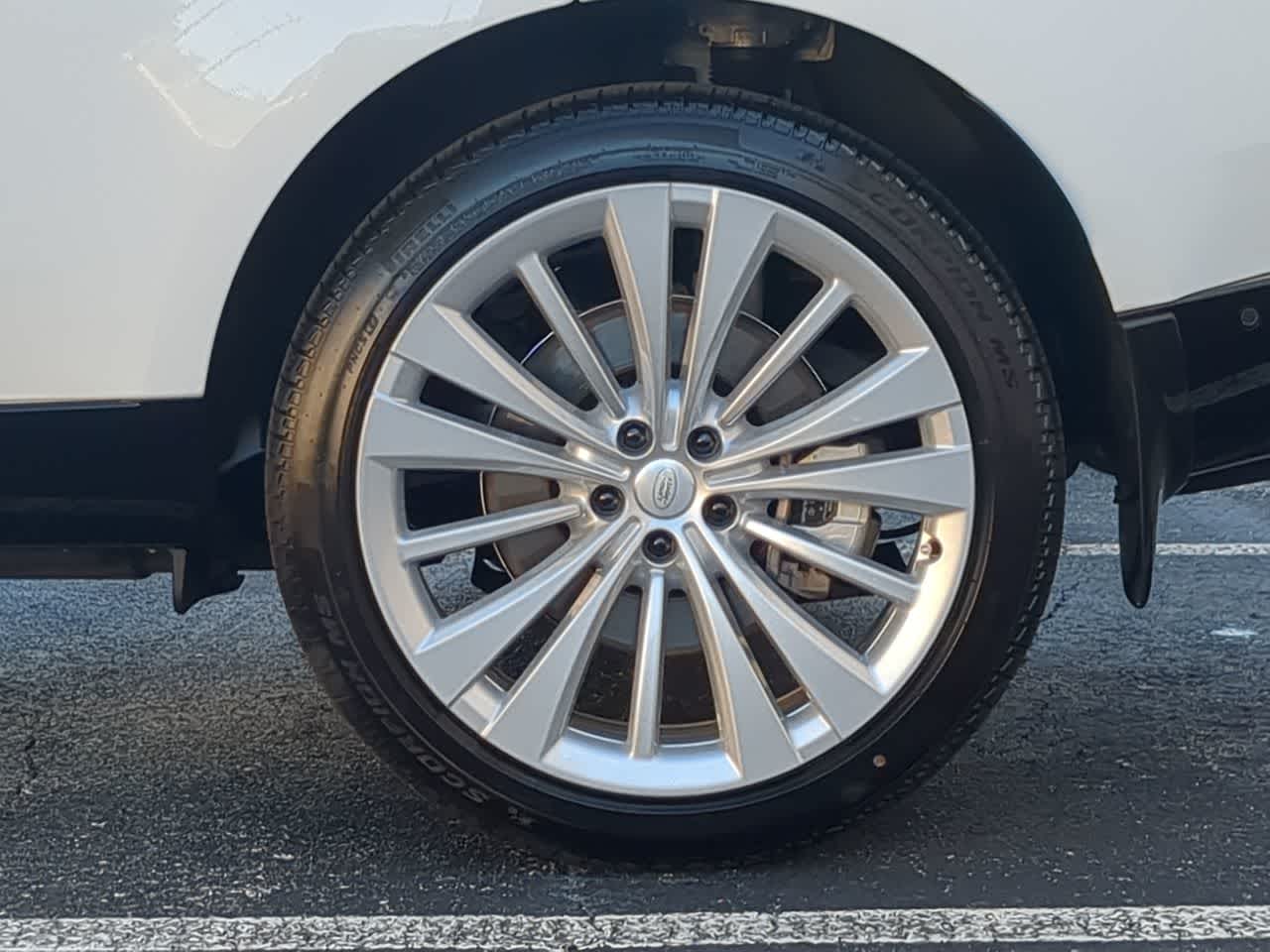 Thumbnail: 2025 Land Rover Range Rover - 14