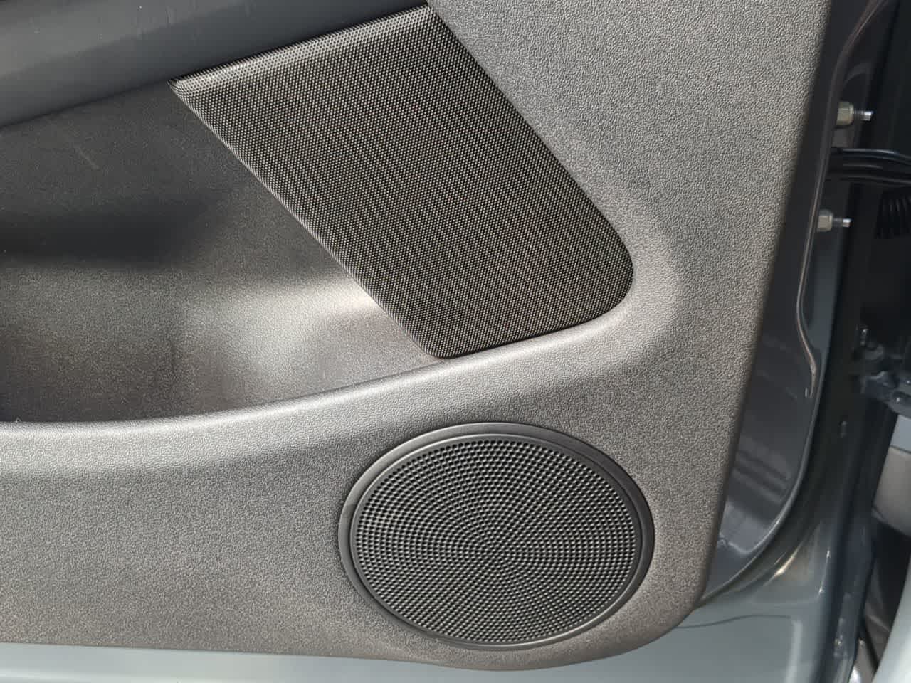 Thumbnail: 2023 Land Rover Range Rover Evoque - 32