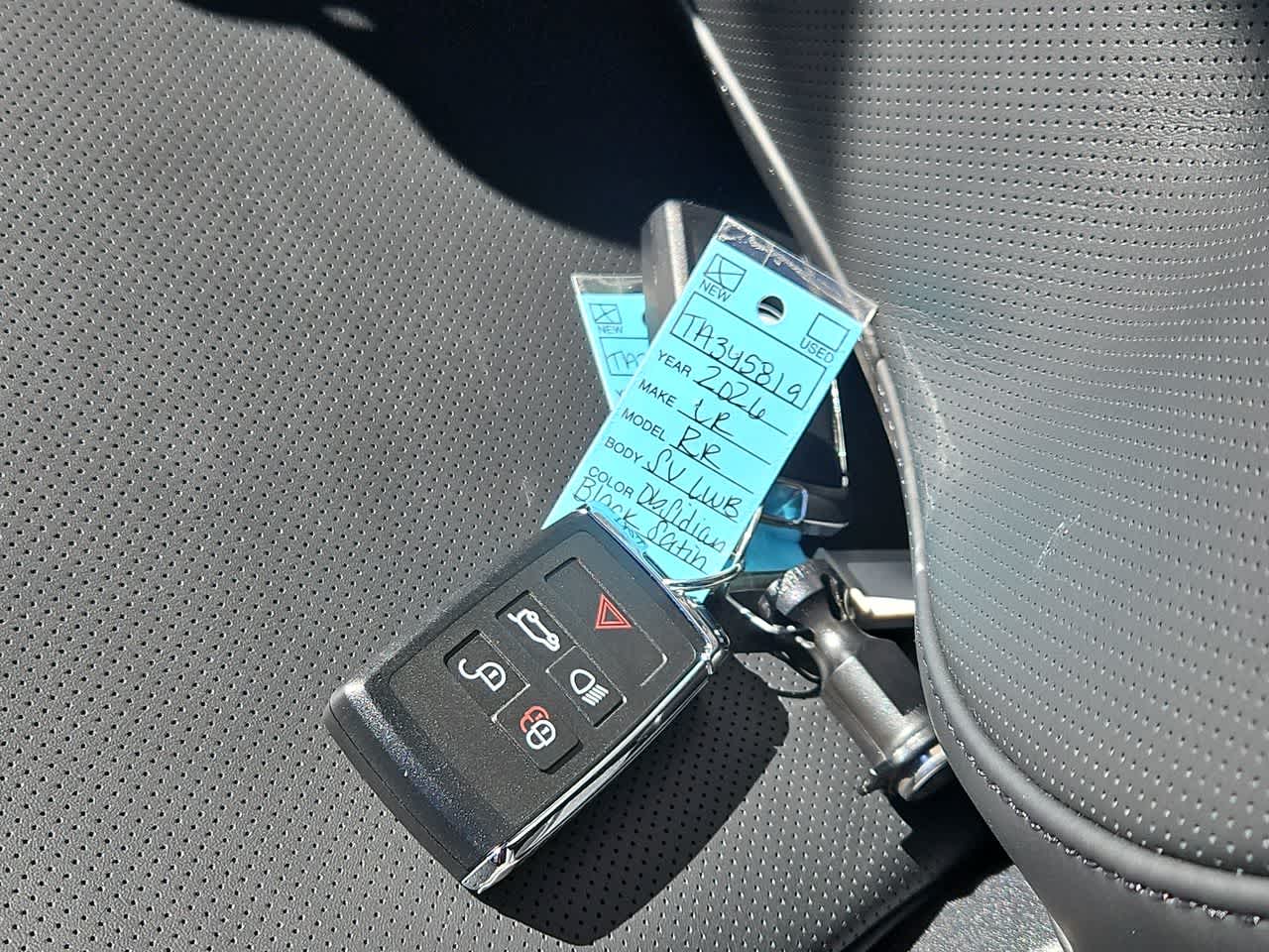 Thumbnail: 2026 Land Rover Range Rover - 30