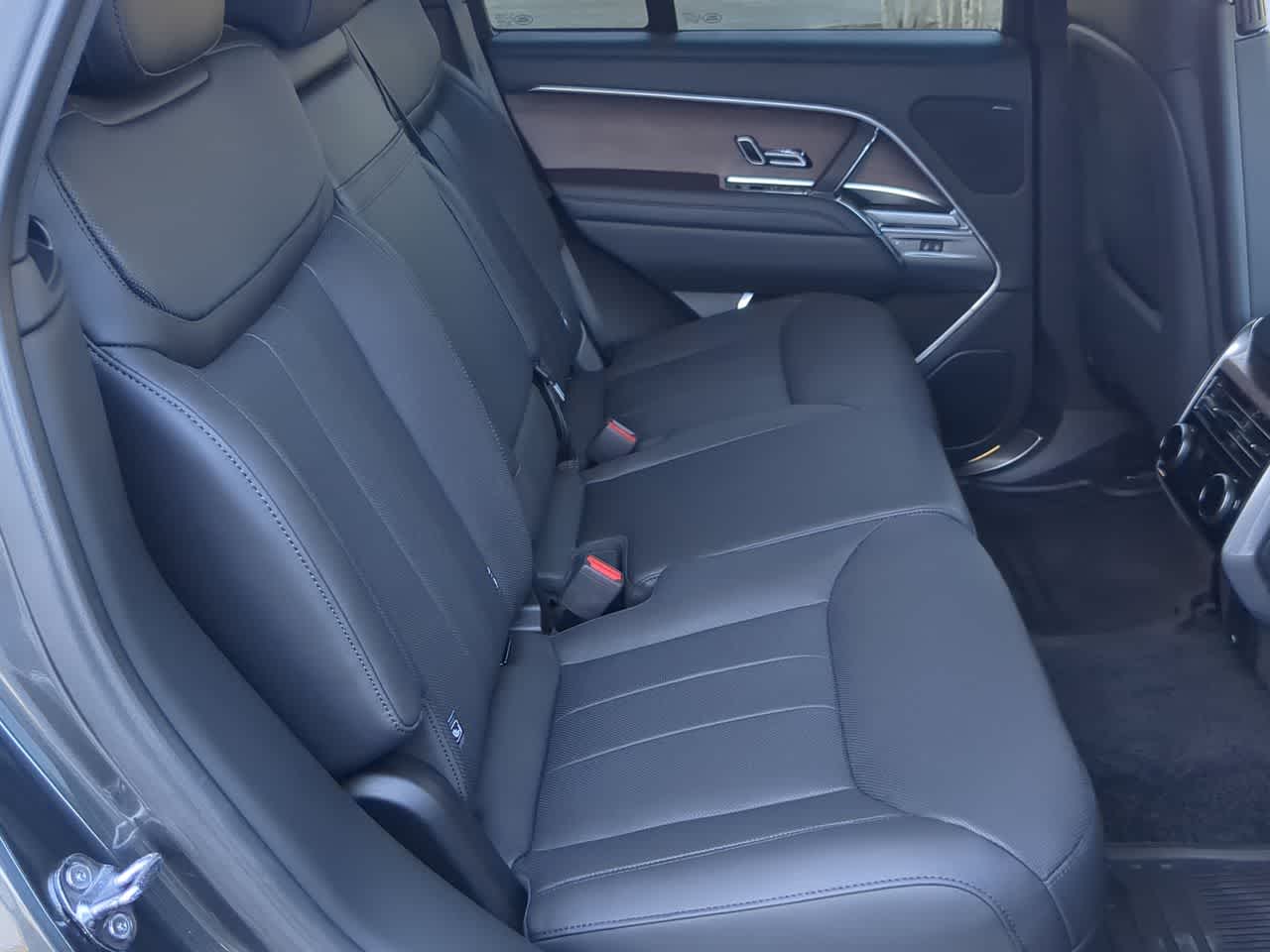 Thumbnail: 2025 Land Rover Range Rover - 22