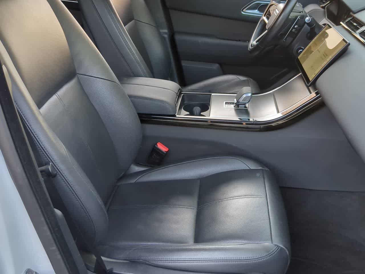 Thumbnail: 2025 Land Rover Range Rover Velar - 21