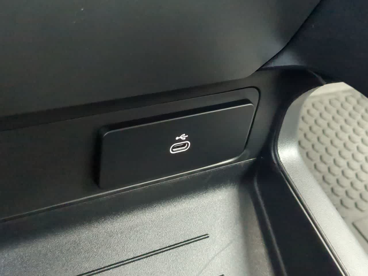 Thumbnail: 2025 Land Rover Defender - 34