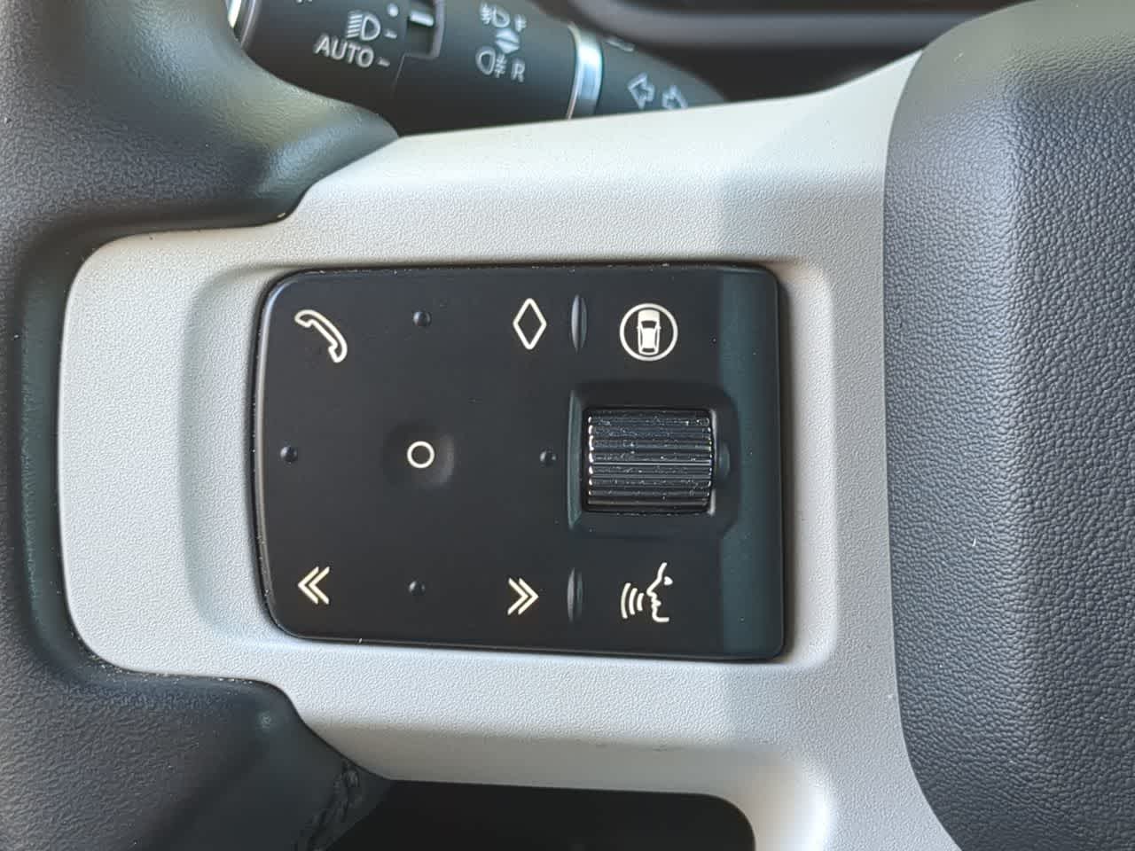 Thumbnail: 2025 Land Rover Defender - 25