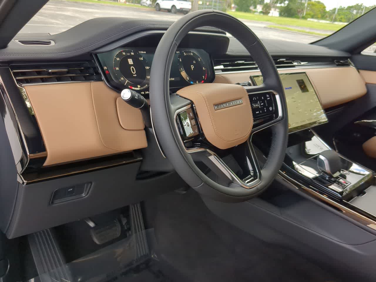 Thumbnail: 2025 Land Rover Range Rover Sport - 10