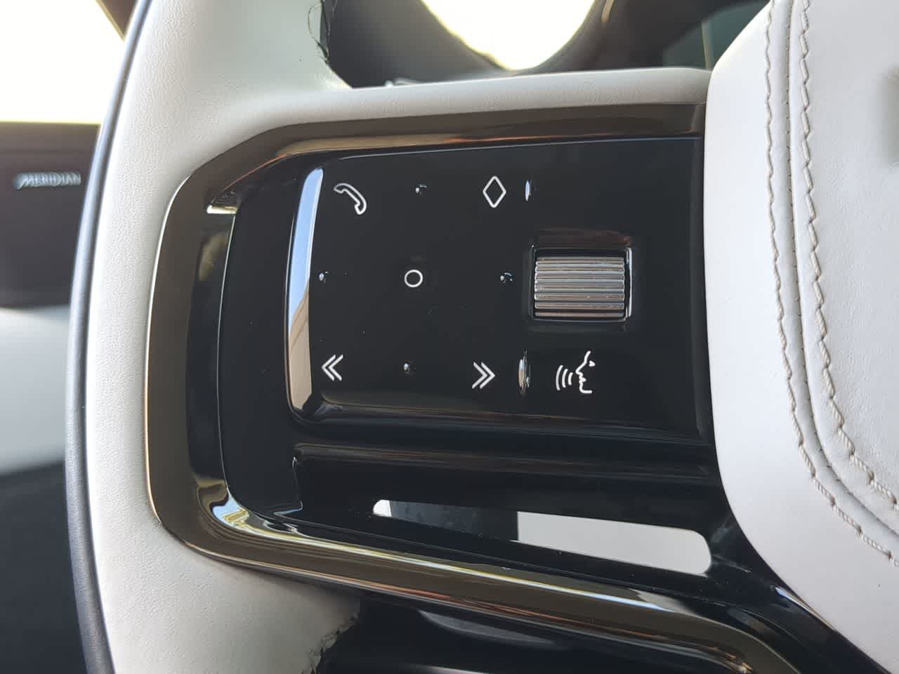 Thumbnail: 2023 Land Rover Range Rover Sport - 25