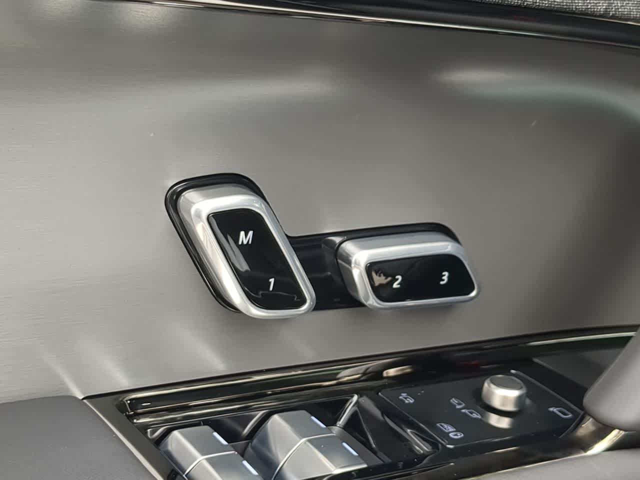 Thumbnail: 2026 Land Rover Range Rover Sport - 18