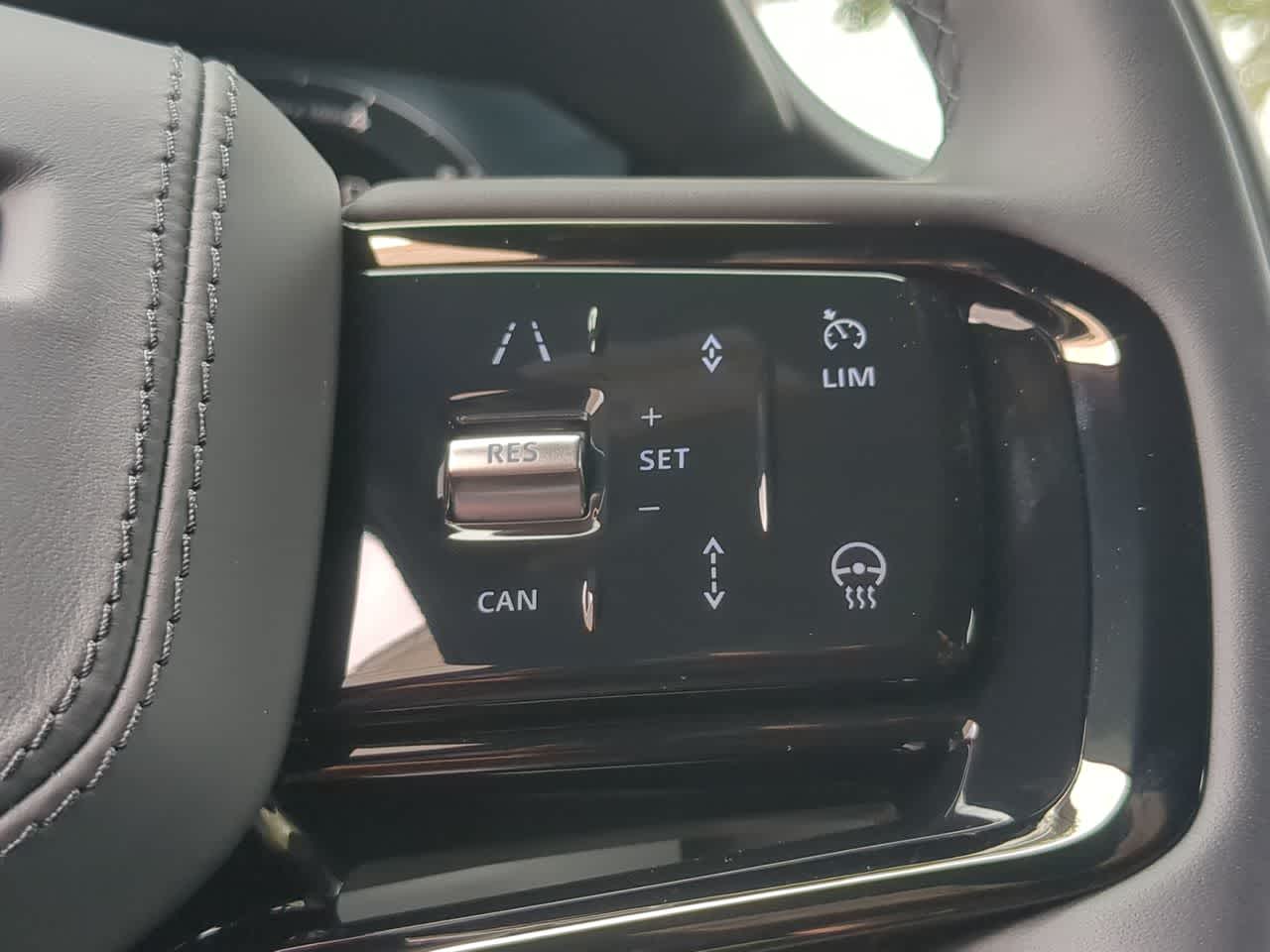 Thumbnail: 2026 Land Rover Range Rover Sport - 27