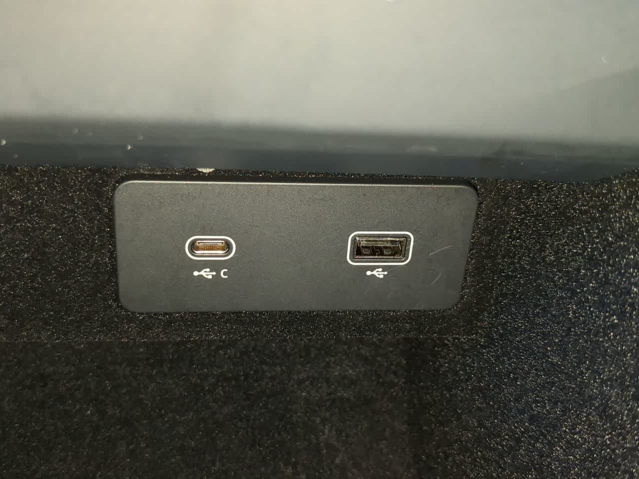 Thumbnail: 2024 Land Rover Range Rover Sport - 32