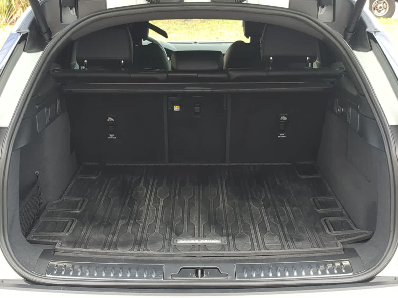 Thumbnail: 2026 Land Rover Range Rover Velar - 36