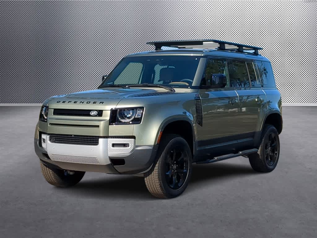 2025 Land Rover Defender 110 S photo 4