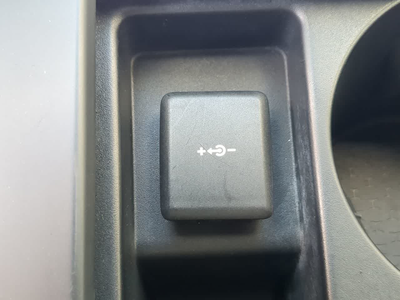 Thumbnail: 2025 Jaguar F-Pace - 32