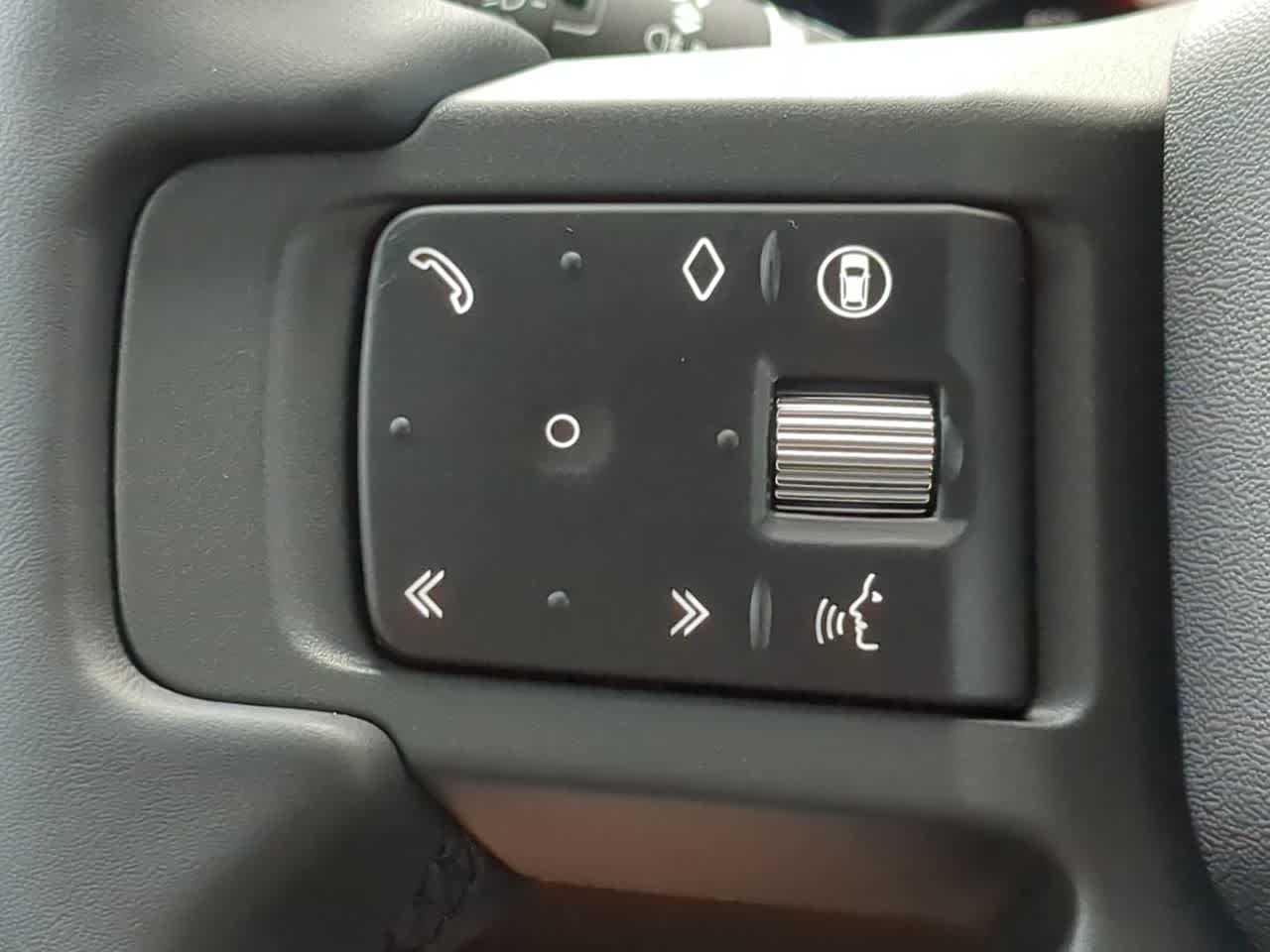 2025 Land Rover Defender 110 25