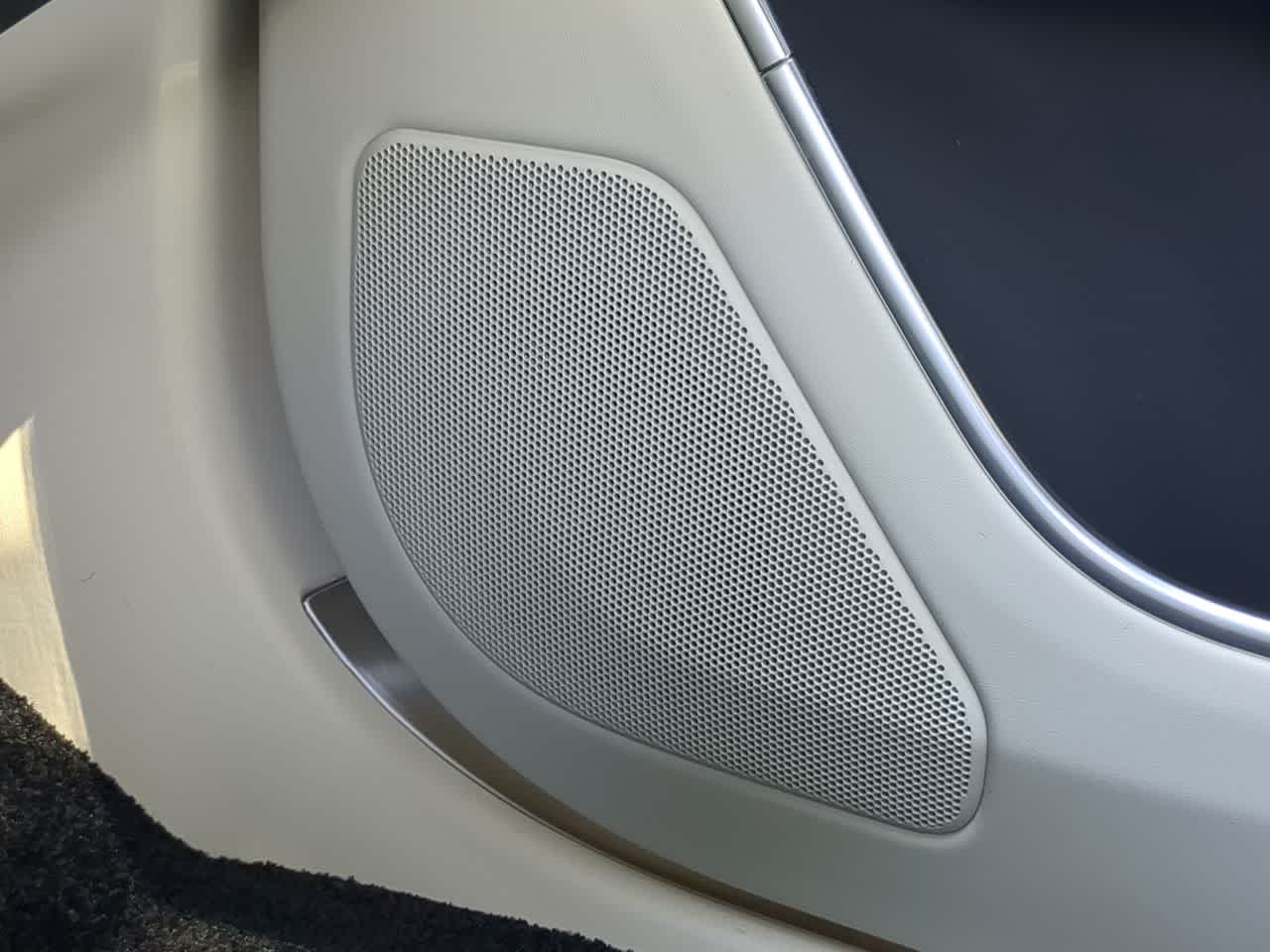 Thumbnail: 2026 Land Rover Range Rover - 32