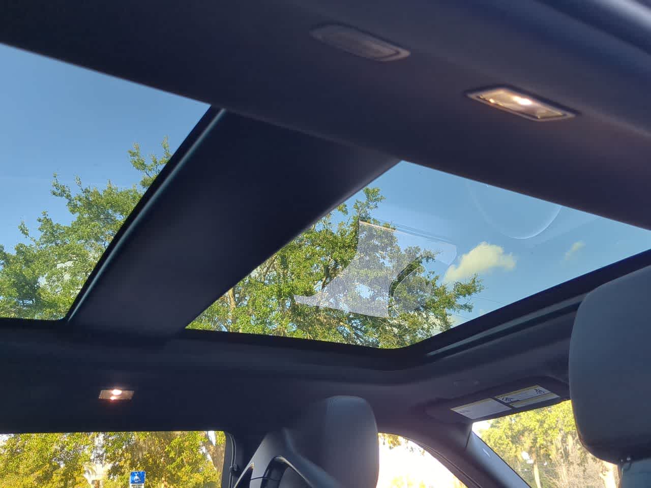 Thumbnail: 2024 Land Rover Range Rover Evoque - 22