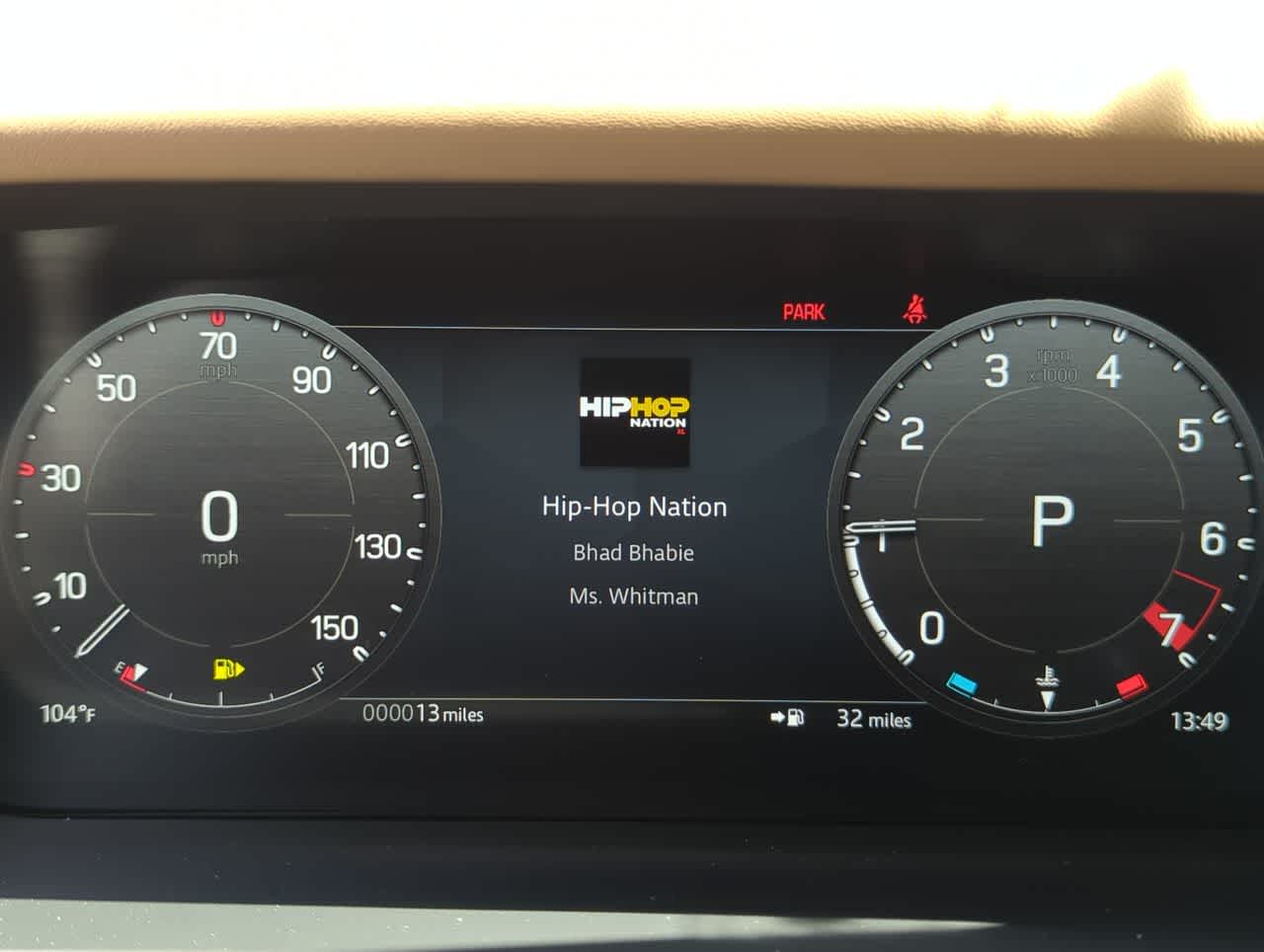2025 Land Rover Defender 110 32