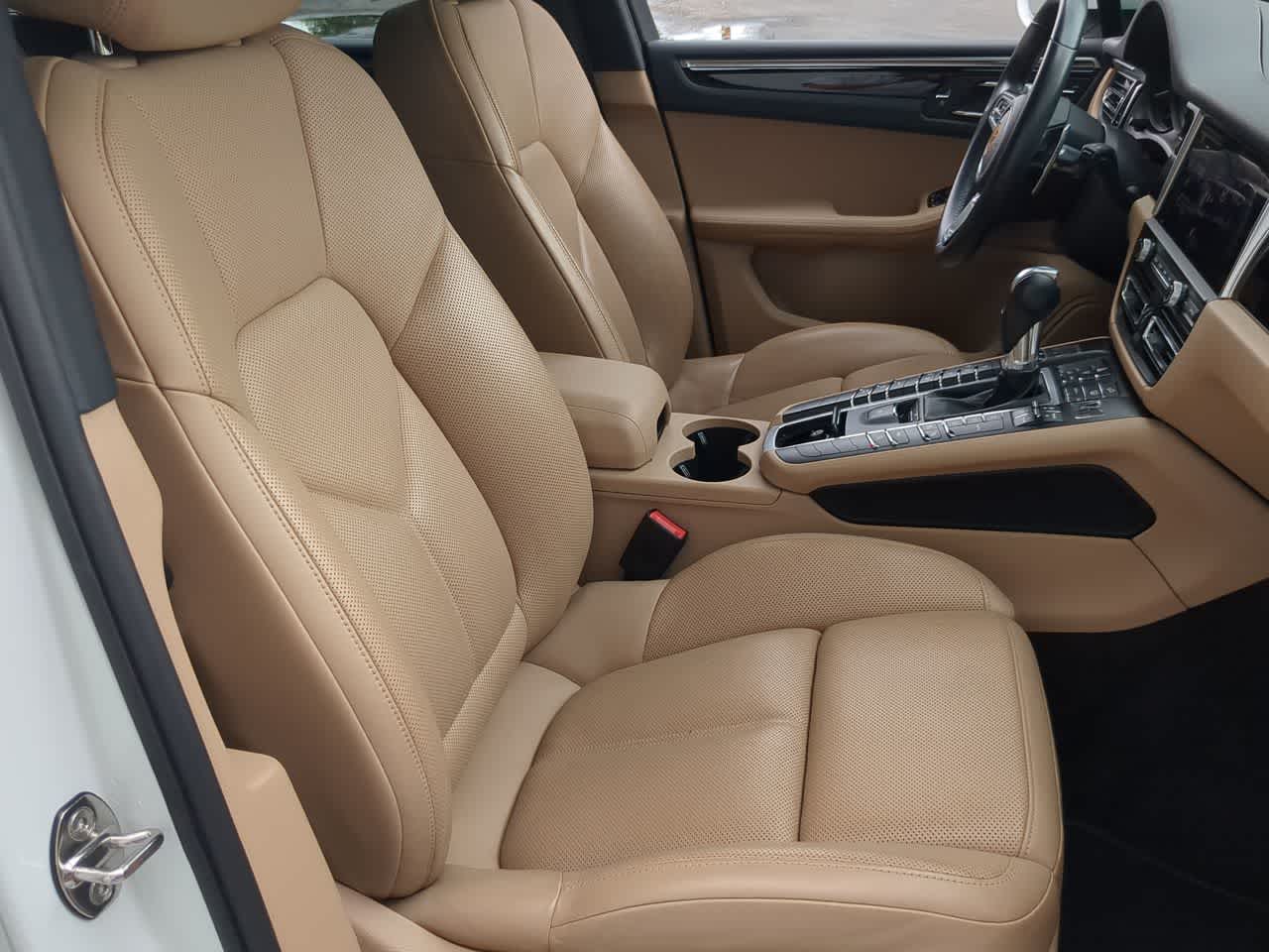 Thumbnail: 2021 Porsche Macan - 23