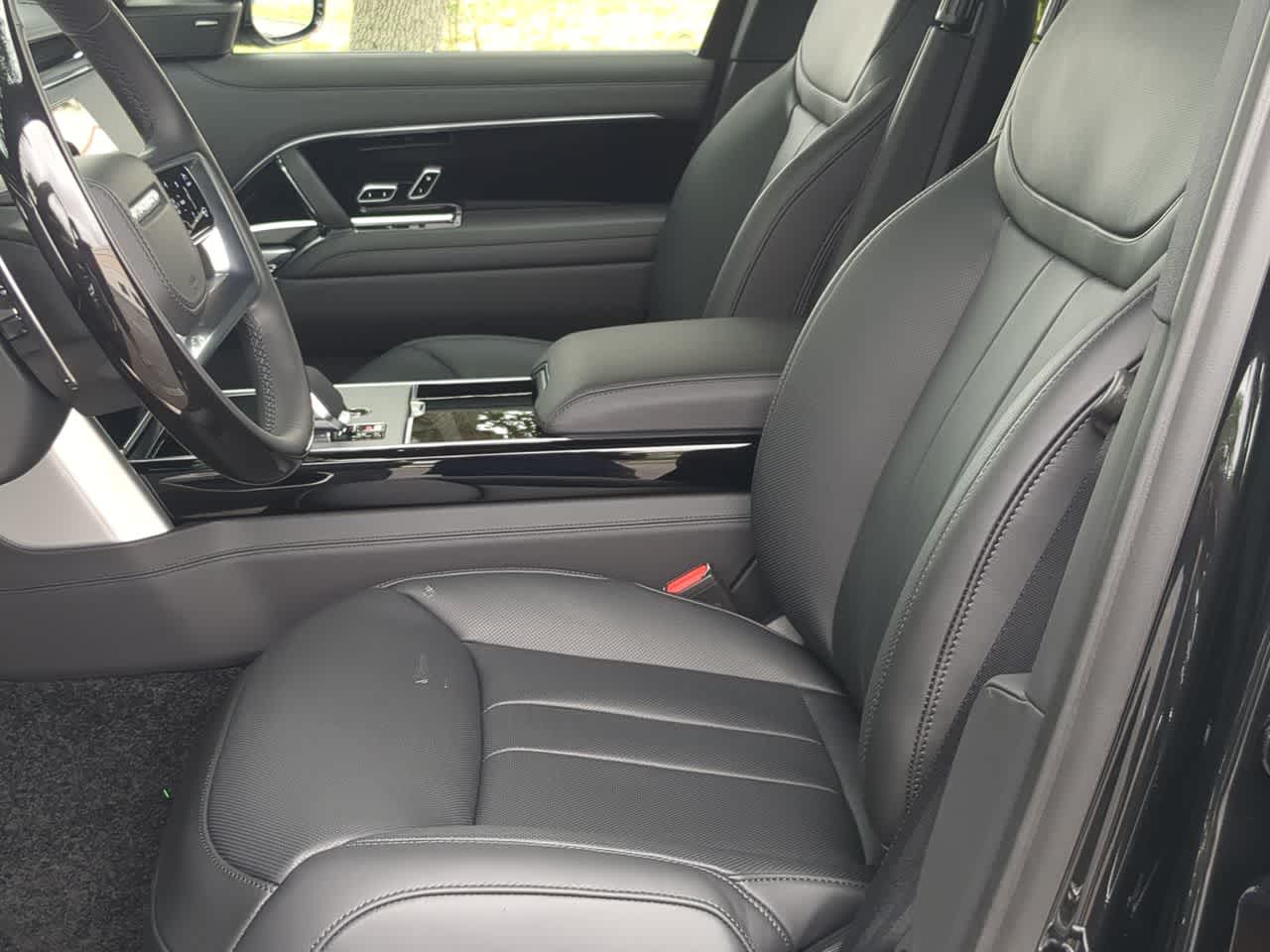 Thumbnail: 2026 Land Rover Range Rover - 16