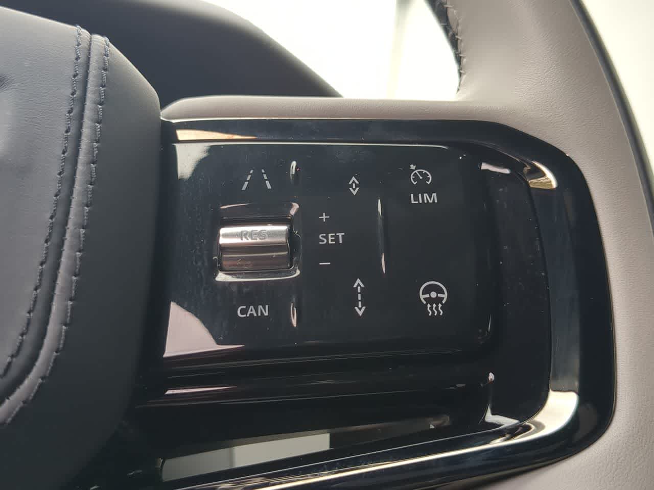 Thumbnail: 2026 Land Rover Range Rover Velar - 26