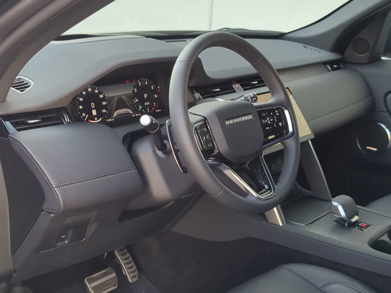 Thumbnail: 2025 Land Rover Discovery Sport - 10