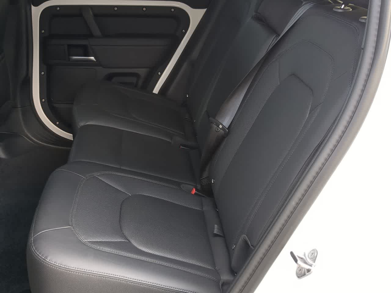 Thumbnail: 2025 Land Rover Defender - 21