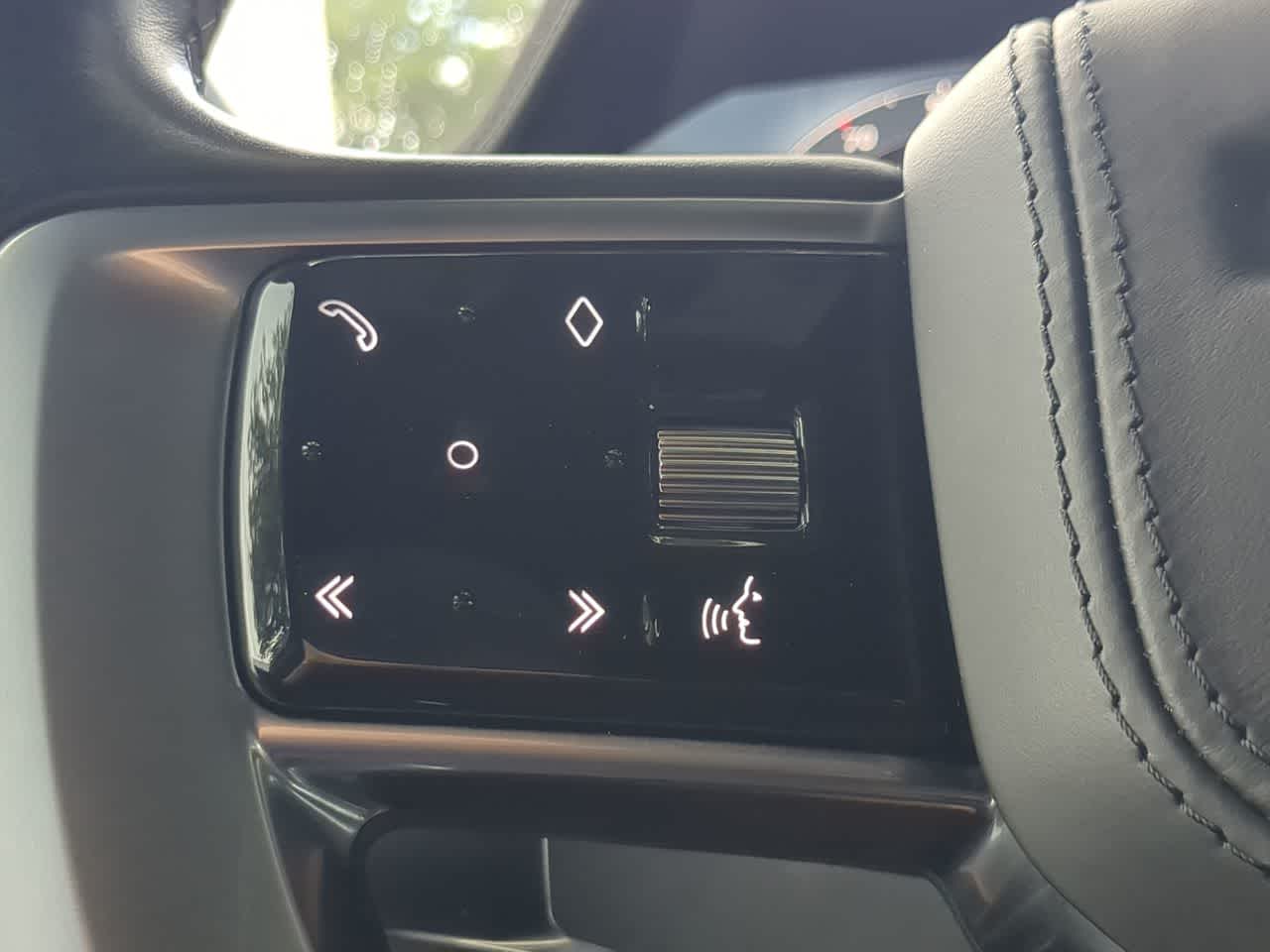 Thumbnail: 2023 Land Rover Range Rover - 24